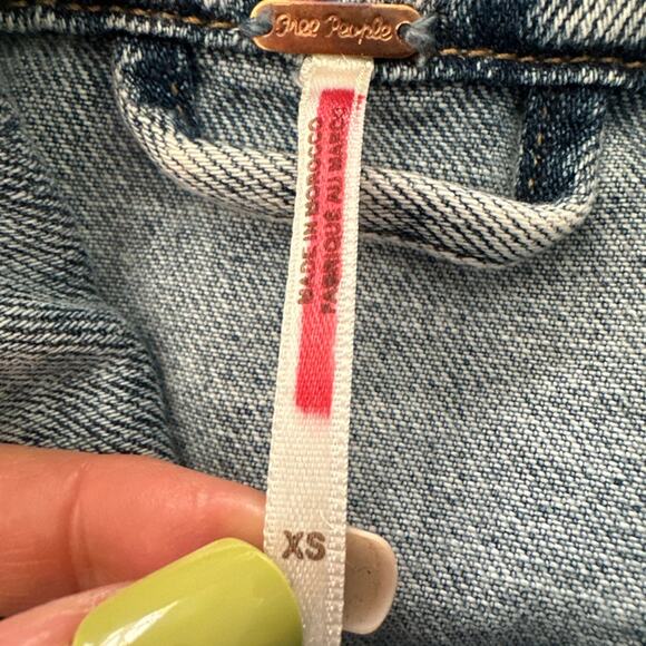 Free People Jean Jacket Womens XS Blue Light Acid Wash Trucker Grunge - Picture 7 of 11